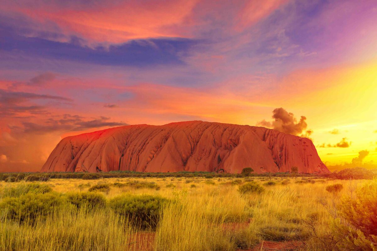 4icege | Discover the Allure of Uluru: Australia's Sacred Red Centre Gem